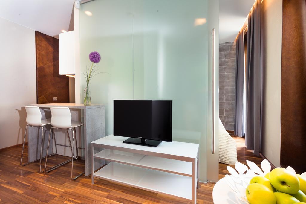 Konrad Old Town Aparthotel Тарту Стая снимка