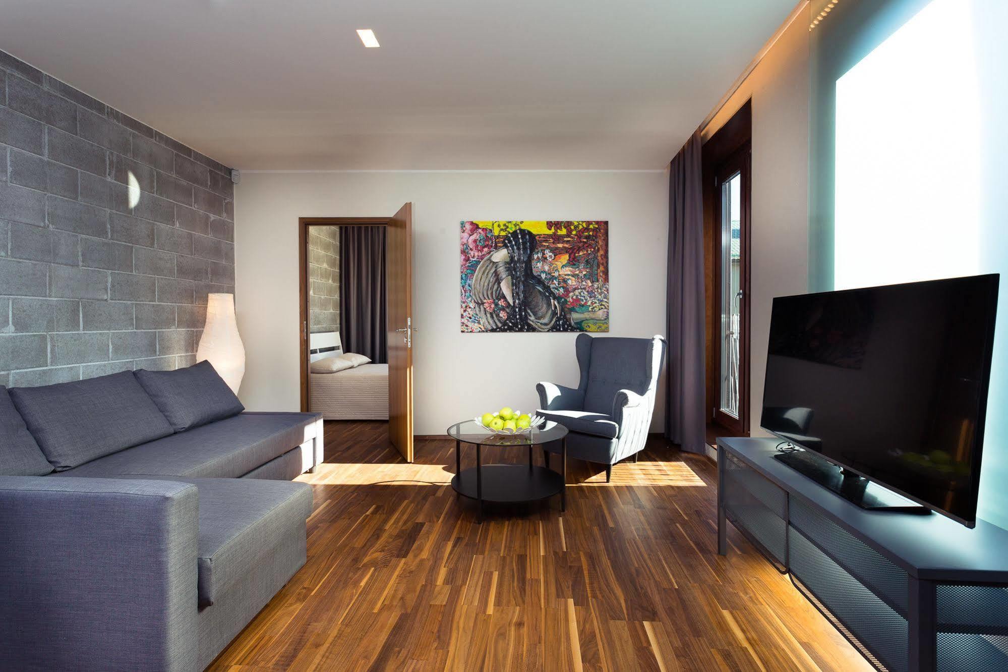 Konrad Old Town Aparthotel Тарту Екстериор снимка